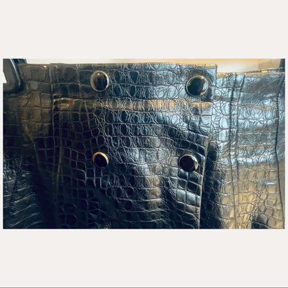 ZARA Faux Leather Croc Printed Button Up Skirt (XS) - Picture 4 of 10